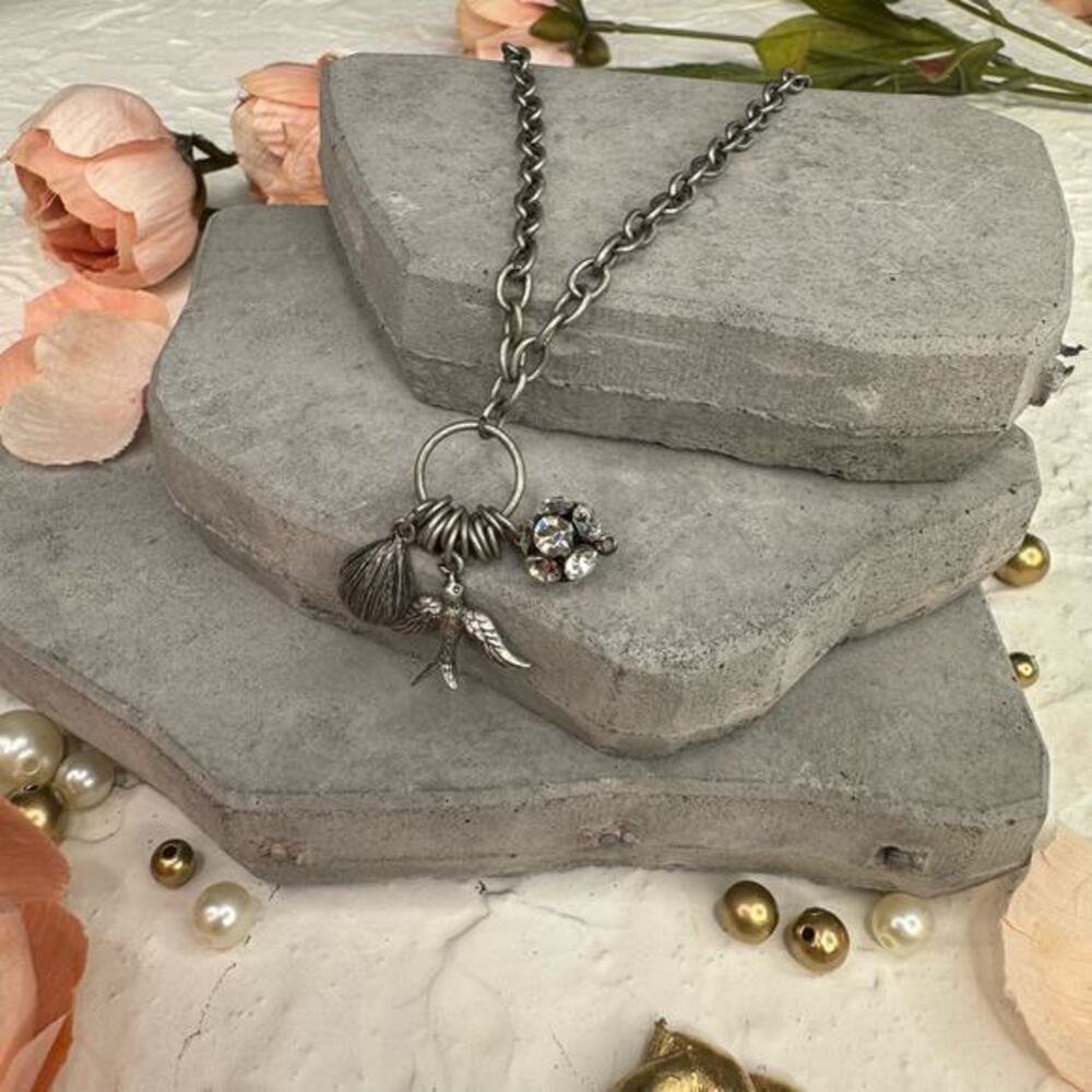 NWOT Marlyn Schiff Bird Shell Charm Pewter Tone Necklace